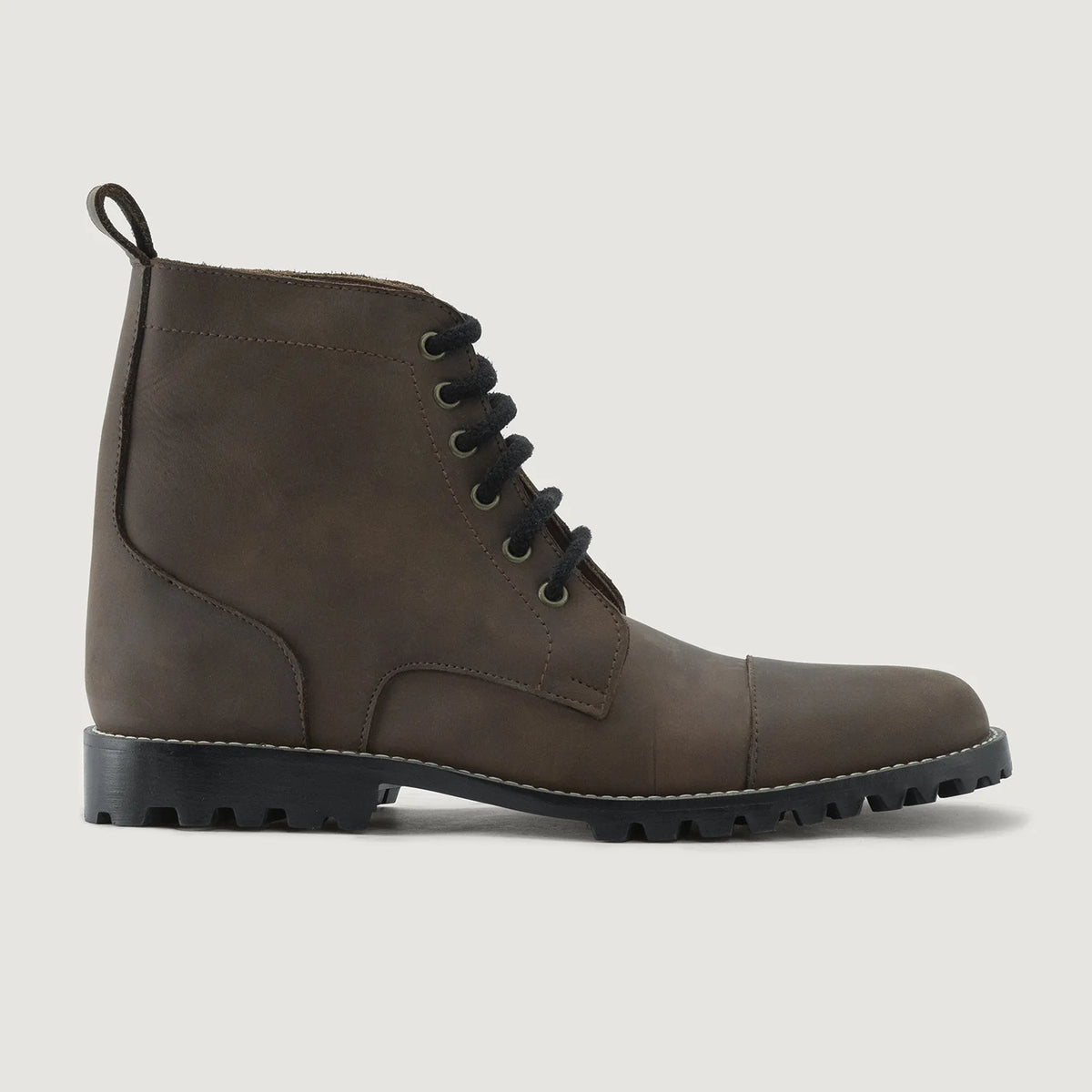 Waxed Brown Full-Grain leather Boots - 굿이어 웰트 공법 및 앞코 토박스 디테일