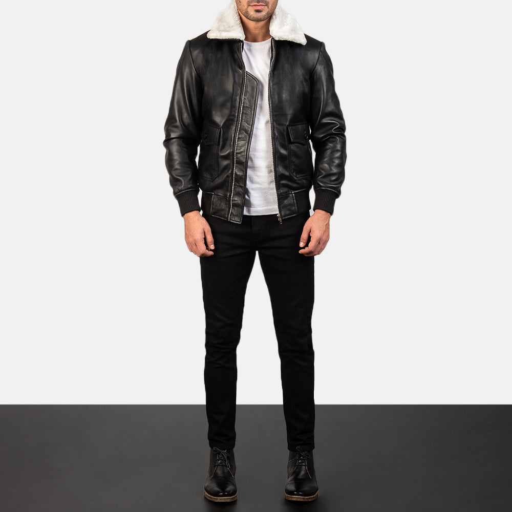 
Airin G-1 Black & White Leather Bomber Jacket - 입체 소매 커팅과 슬림 테이퍼드 핏을 보여주는 측면 뷰