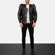 
Airin G-1 Black & White Leather Bomber Jacket - 입체 소매 커팅과 슬림 테이퍼드 핏을 보여주는 측면 뷰