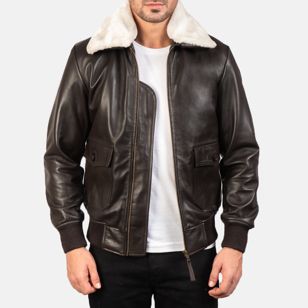 
Airin G-1 브라운 가죽 항공 점퍼 봄버 남성용 in Brown Sheepskin Leather - 정면 스타일 및 테일러드 실루엣 | 공식 온라인 스토어 구매