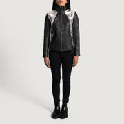 Close-Up Detail of High Neck &amp; Zipper Hardware on Women's Alia Metallic 블랙 가죽 라이더 자켓 여성용