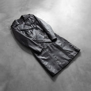
착용 핏 뷰:  Alice Black Double Breasted Leather Coat 모델 착용 (자연광 드레이프 핏)