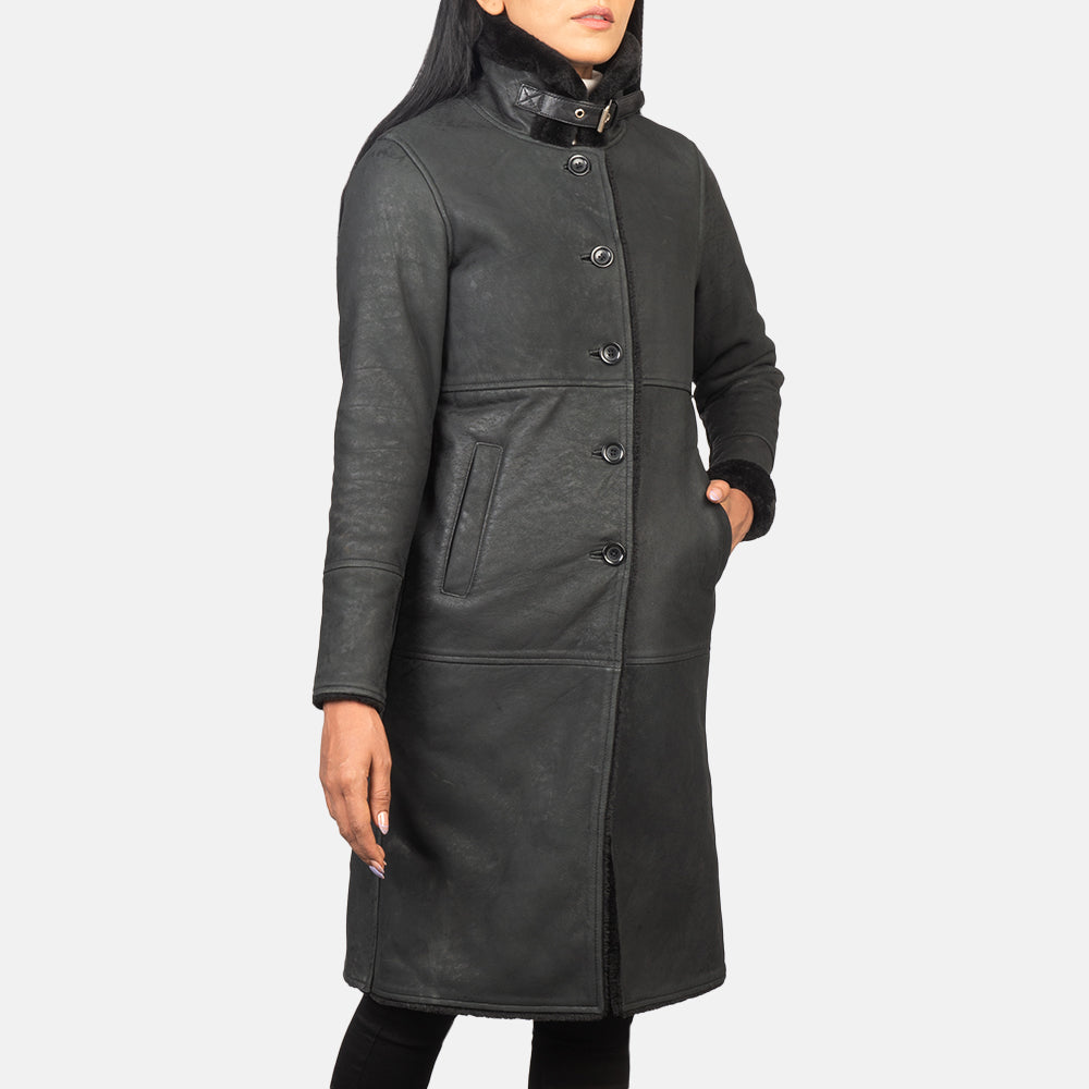 
Distressed Black Sheepskin Leather Aviator Jacket - 어깨 라인과 깔끔한 밑단이 돋보이는 뒷면 뷰