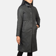 
Distressed Black Sheepskin Leather Aviator Jacket - 어깨 라인과 깔끔한 밑단이 돋보이는 뒷면 뷰