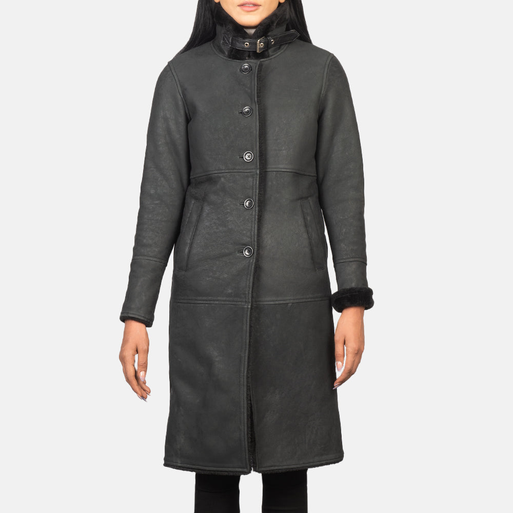 
클로즈업 상세 of Buckled Collar & Button Hardware on Alina Shearling 블랙 가죽 코트 여성용
