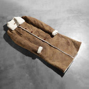 Open Hem &amp; Hem Craftsmanship Construction Detail on Women's Alina Shearling 브라운 가죽 롱 코트 여성용