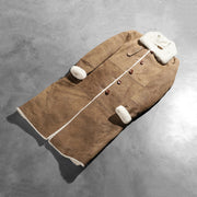 Styled Fit Perspective of Women's Alina Shearling 브라운 가죽 롱 코트 여성용 on Model - Natural Daylight Drape
