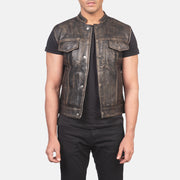 
Atlas Moto Distressed 브라운 가죽 조끼 남성용 in Distressed Brown Sheepskin Leather - 정면 스타일 및 테일러드 실루엣 | 공식 온라인 스토어 구매