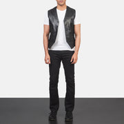 Men's Auden 블랙 가죽 베스트 남성용 - Lateral Side Profile View Showing Sleeve Cut &amp; Athletic Taper Fit