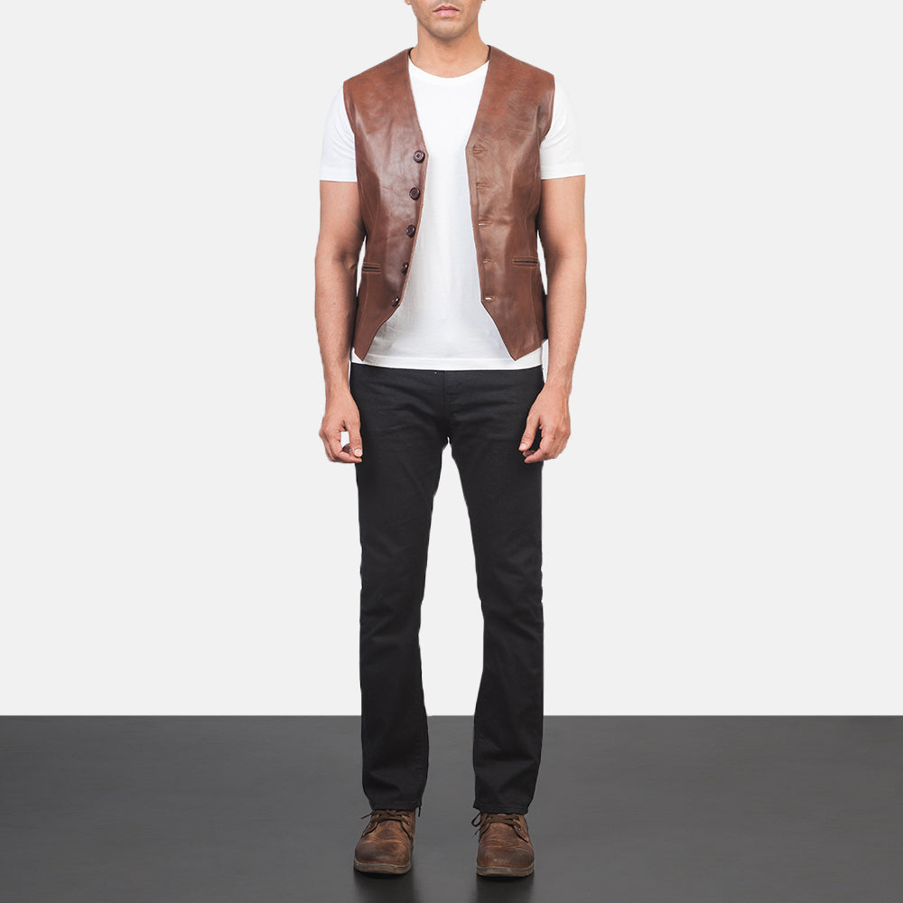 Men's Auden 브라운 가죽 베스트 남성용 - Lateral Side Profile View Showing Sleeve Cut &amp; Athletic Taper Fit