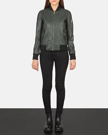 
Ava Ma-1 Green Leather Bomber Jacket - 입체 소매 커팅과 슬림 테이퍼드 핏을 보여주는 측면 뷰