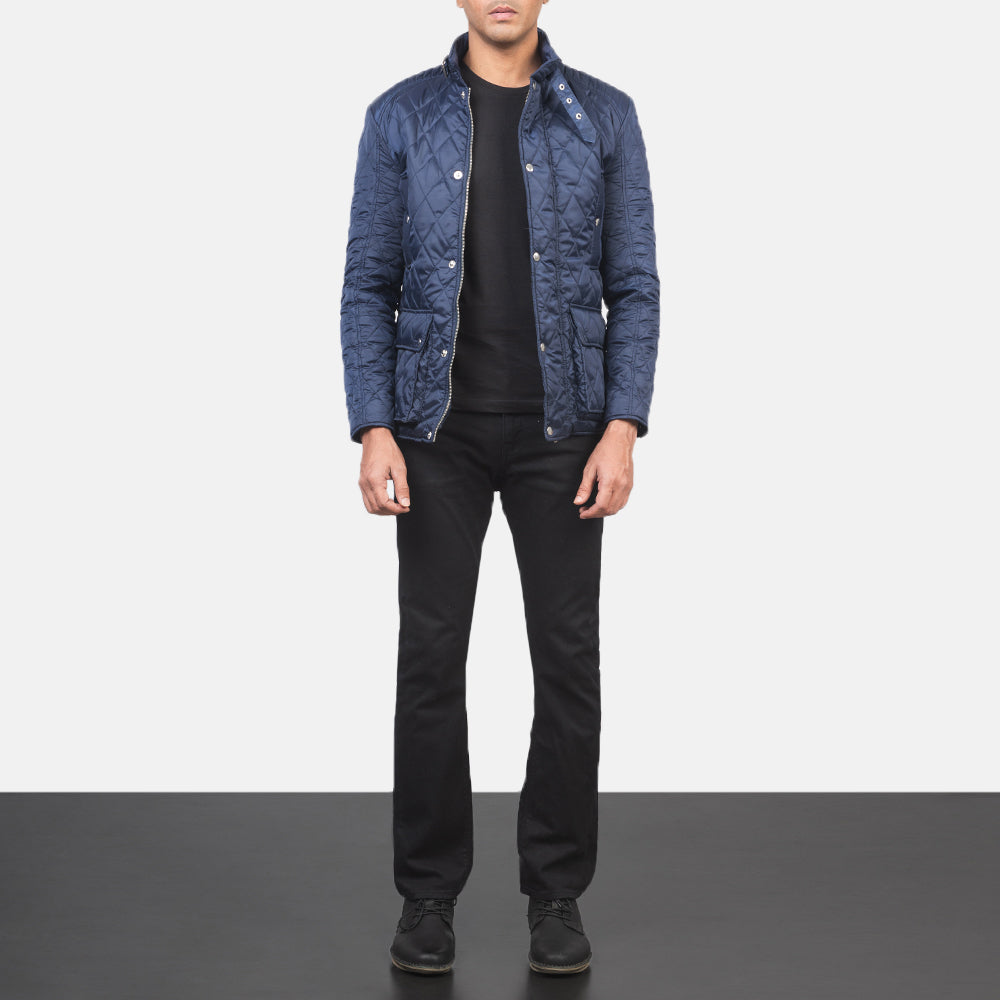 Close-Up Detail of Belted Band &amp; Button Hardware on Men's Barry Quilted Blue Windbreaker 가죽 자켓 남성용