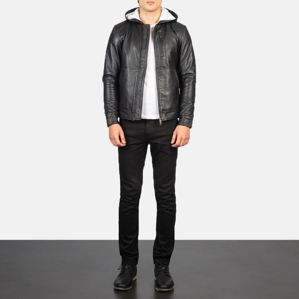 
Baston Black Hooded Leather Bomber Jacket - 입체 소매 커팅과 슬림 테이퍼드 핏을 보여주는 측면 뷰