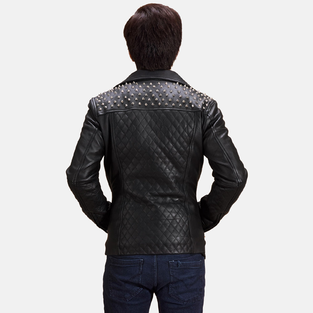 Close-Up Detail of Notch &amp; Zipper Hardware on Men's 블랙 Studded 가죽 라이더 자켓 남성용