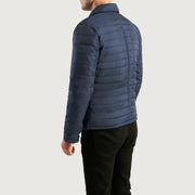 Close-Up Detail of High neck &amp; Button Hardware on Men's Bo Quilt Windbreaker 가죽 자켓 남성용