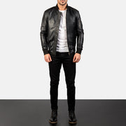 
Bomia Ma-1 Black Leather Bomber Jacket - 입체 소매 커팅과 슬림 테이퍼드 핏을 보여주는 측면 뷰