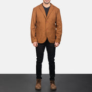 
Khaki Wool Blazer - 입체 소매 커팅과 슬림 테이퍼드 핏을 보여주는 측면 뷰