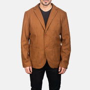 
클로즈업 상세 of Notch & Button Hardware on Khaki Wool Blazer