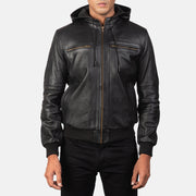 
Bouncer Biz Black Leather Hooded Bomber Jacket - 입체 소매 커팅과 슬림 테이퍼드 핏을 보여주는 측면 뷰