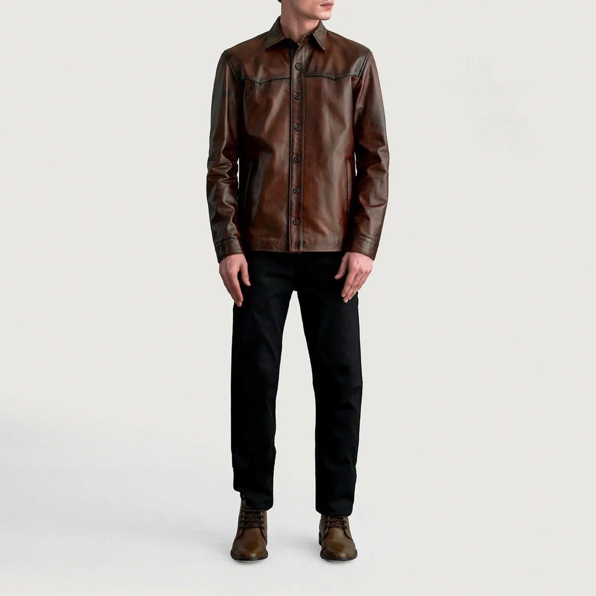 
클로즈업 상세 of Shirt & Buttons Hardware on Bronco Distressed 브라운 Leather Shirt 남성용
