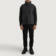 Bryan 블랙 Puffer Vest 남성용 - Lateral Side Profile View Showing Sleeve Cut &amp; Athletic Taper Fit