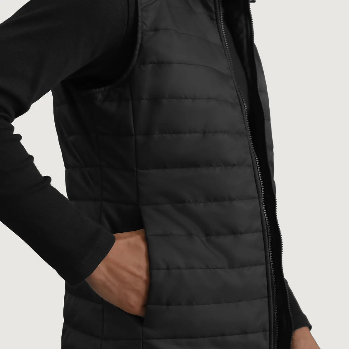 
내부 라이닝 뷰 Showing Quilted Viscose Lining & 내부 수납 포켓 2개