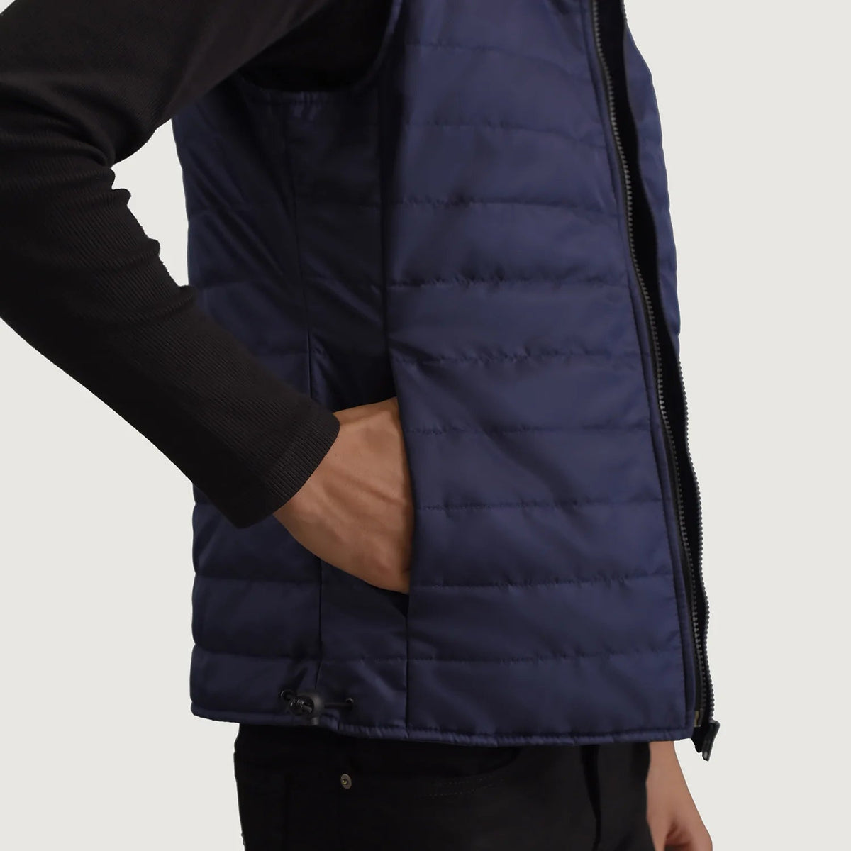
내부 라이닝 뷰 Showing Quilted Viscose Lining & 내부 수납 포켓 2개
