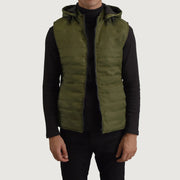 
Carlo 그린 후드 패딩 베스트 남성용 in Green Full-Grain Leather - 정면 스타일 및 테일러드 실루엣 | 공식 온라인 스토어 구매