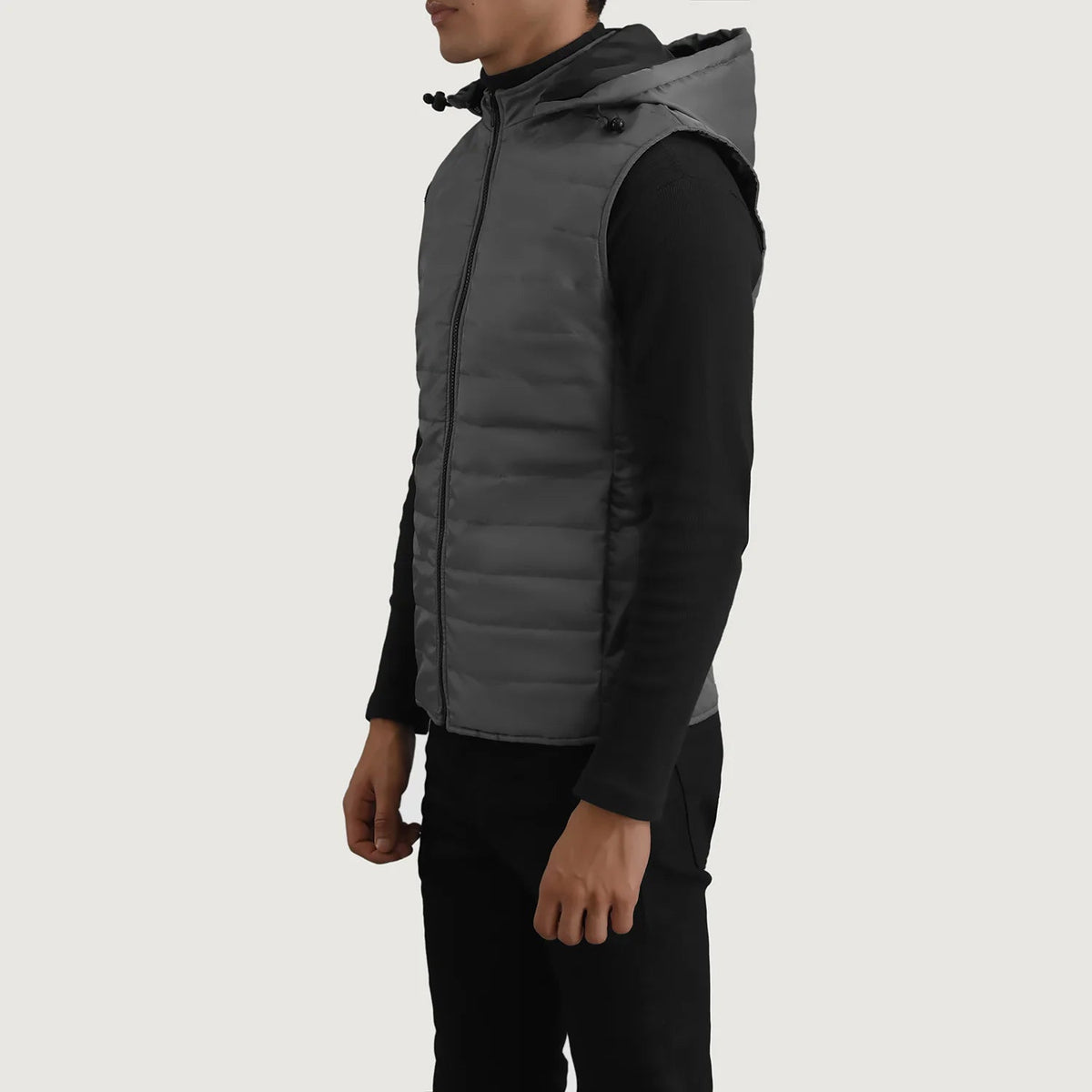 
Green Full-Grain leather Vest - 어깨 라인과 깔끔한 밑단이 돋보이는 뒷면 뷰
