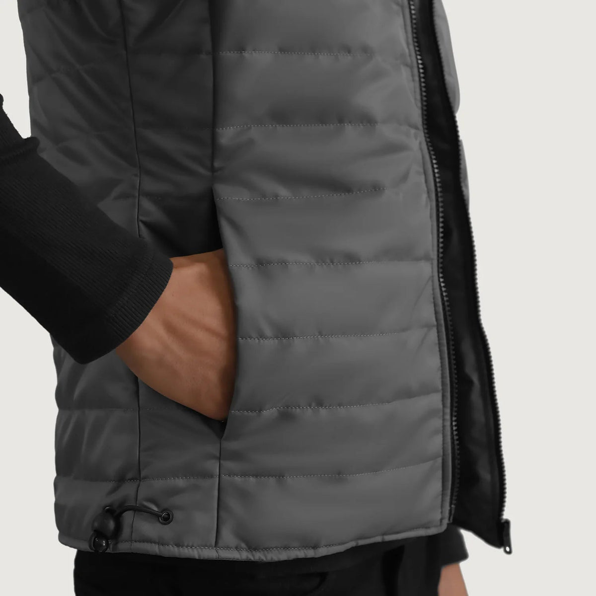 
내부 라이닝 뷰 Showing Quilted Viscose Lining & 내부 수납 포켓 2개