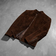 Styled Fit Perspective of Men's Charcoal Mocha Suede 가죽 라이더 자켓 남성용 on Model - Natural Daylight Drape