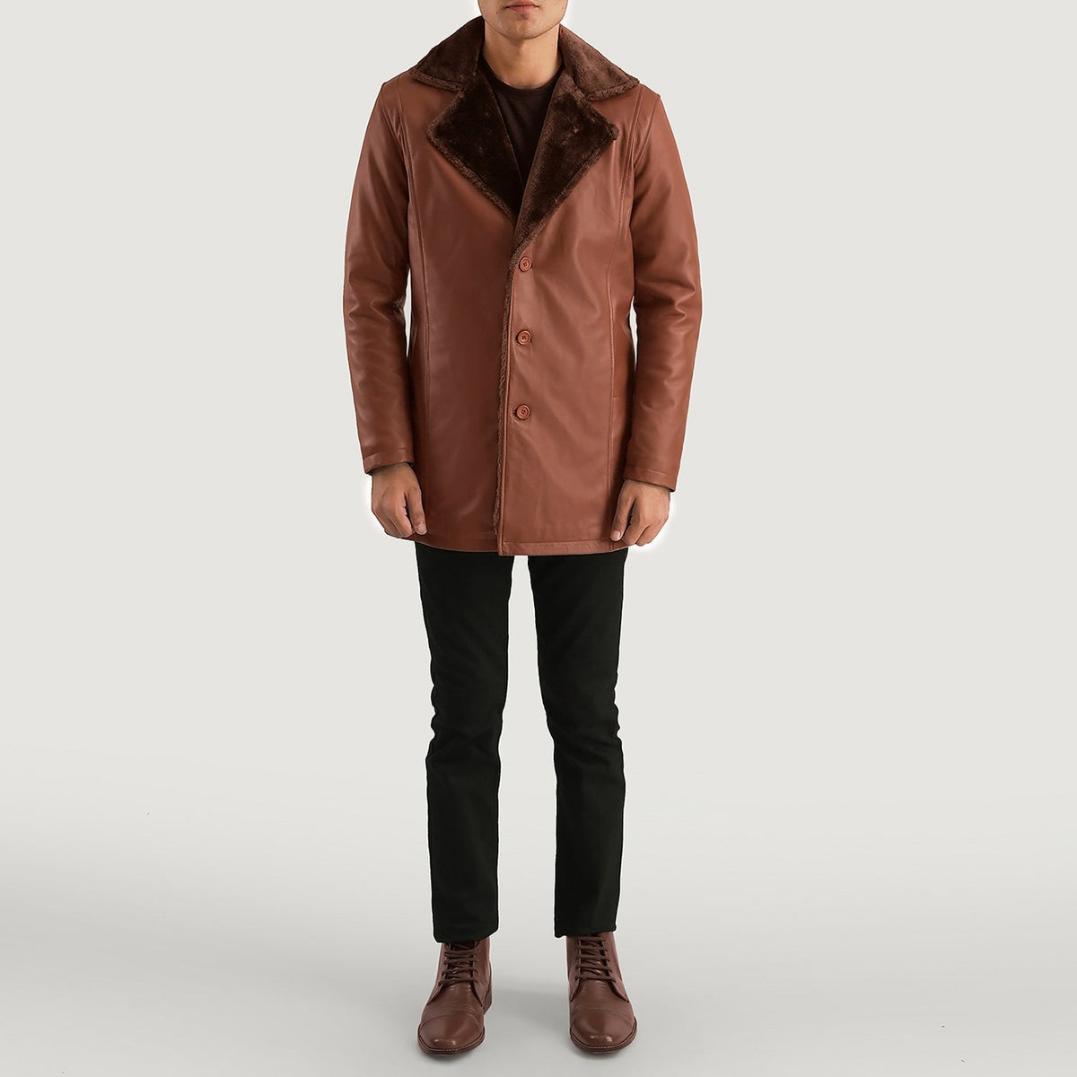 Men's Cinnamon 브라운 Leather Fur 가죽 롱 코트 남성용 - Lateral Side Profile View Showing Sleeve Cut &amp; Athletic Taper Fit