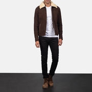Men's Coffner 브라운 Shearling Fur 가죽 자켓 남성용 - Lateral Side Profile View Showing Sleeve Cut &amp; Athletic Taper Fit