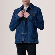 
Conard Dark 블루 Denim Trucker 가죽 자켓 남성용 For Men in Dark Blue Full-Grain Leather - 정면 스타일 및 테일러드 실루엣 | 공식 온라인 스토어 구매