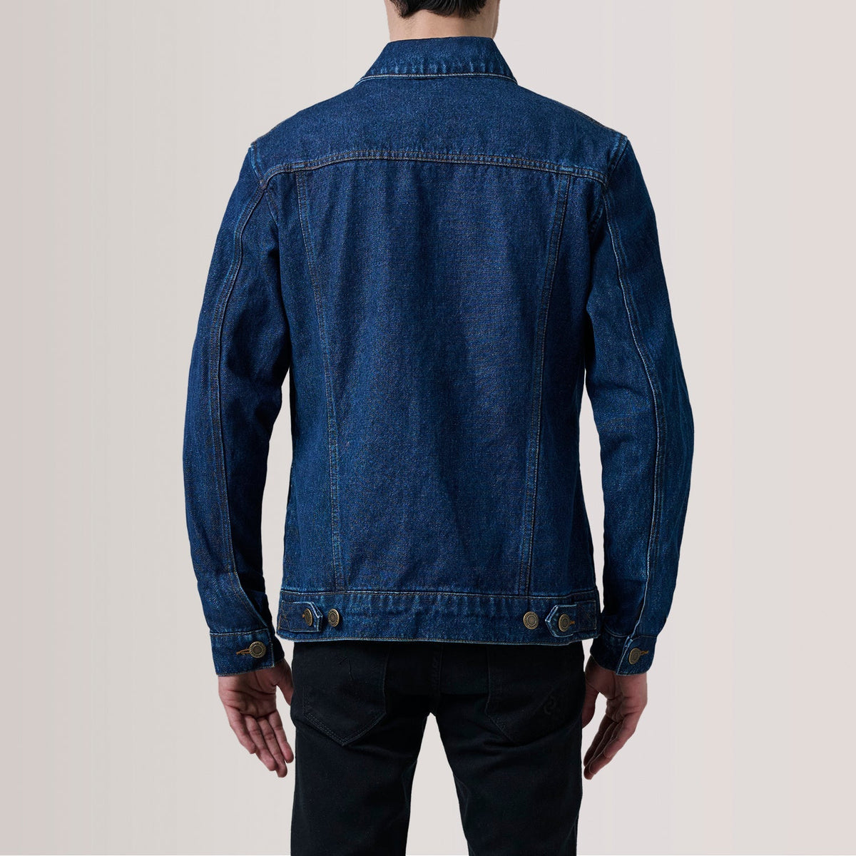 
클로즈업 상세 of Classic Collar & Heavy-Duty Zipper Hardware on Conard Dark 블루 Denim Trucker 가죽 자켓 남성용 For Men