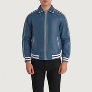 Close-Up Detail of Shirt collar &amp; Zipper Hardware on Cooper Blue Leather Varsity 가죽 자켓 남성용