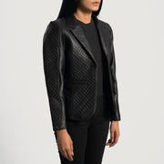 Women's Cora Quilted 블랙 가죽 테일러드 블레이저 여성용 - Lateral Side Profile View Showing Sleeve Cut &amp; Athletic Taper Fit