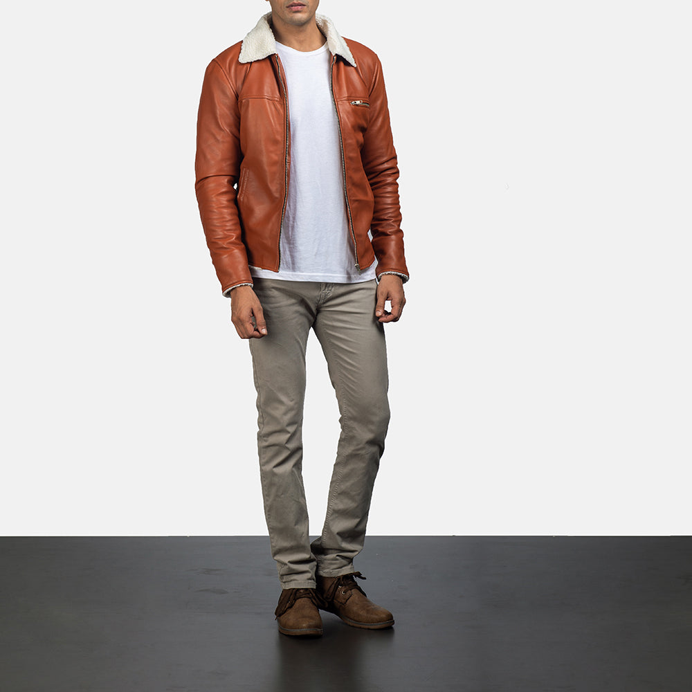 Men's Dan Frost 탠 무스탕 자켓 남성용 - Lateral Side Profile View Showing Sleeve Cut &amp; Athletic Taper Fit