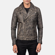 
오픈 헴 밑단과 장인 정신이 깃든 마감 디테일 Danny Quilted Brown Leather Biker Jacket