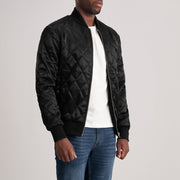 Danson Quilted 블랙 Varsity 가죽 자켓 남성용 - Lateral Side Profile View Showing Sleeve Cut &amp; Athletic Taper Fit