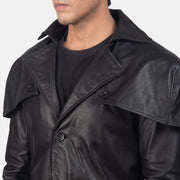 
클로즈업 상세 of Classic Collar & Buttons + Belt Hardware on Deux 블랙 Leather Duster 남성용
