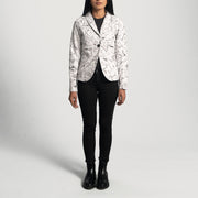 Close-Up Detail of Notch &amp; Button Hardware on Women's Donna Blake White 가죽 테일러드 블레이저 여성용