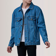 
Eddie Dark 블루 Oversized Denim Trucker 가죽 자켓 남성용 For Men in Dark Blue Full-Grain Leather - 정면 스타일 및 테일러드 실루엣 | 공식 온라인 스토어 구매
