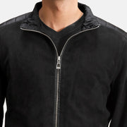 Close-Up Detail of High Neck &amp; Zipper Hardware on Men's Ethan Hybrid Suede 가죽 봄버 자켓 남성용