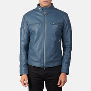 
클로즈업 상세 of Band with snap buttons & Zipper Hardware on Gatsby Quilted Blue Leather Biker Jacket