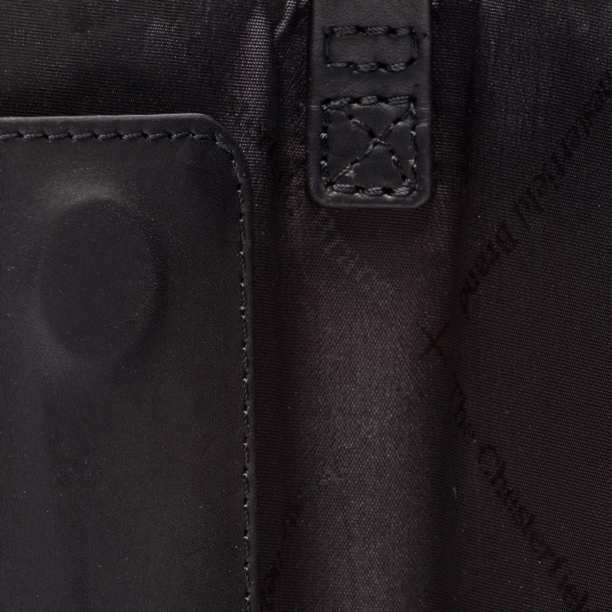 Styled Fit Perspective of Glasses Case Maplewood 여성용 on Model - Natural Daylight Drape