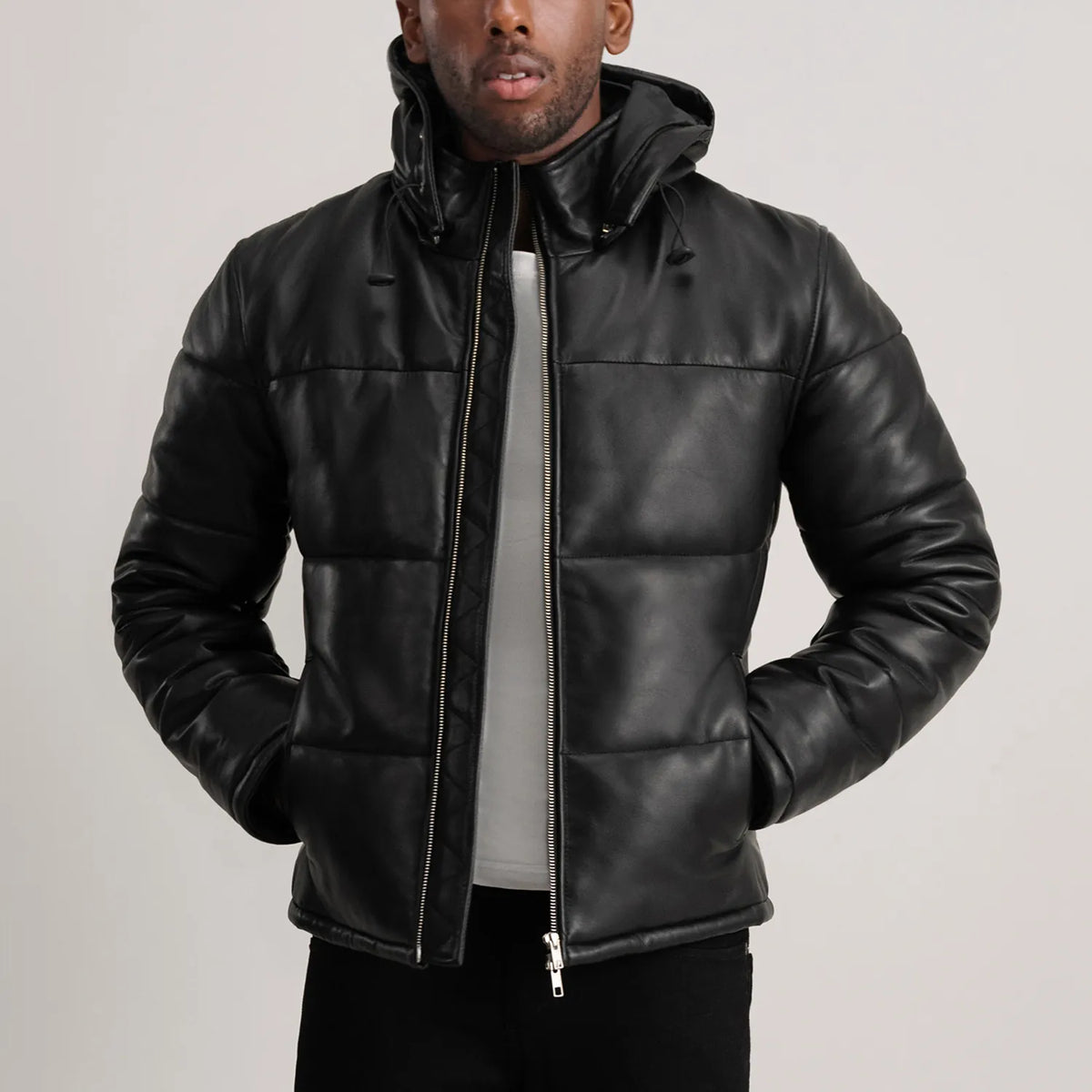 
Gordon Tan Hooded Leather Puffer Jacket in Tan Brown Sheepskin Leather - 정면 스타일 및 테일러드 실루엣 | 공식 온라인 스토어 구매