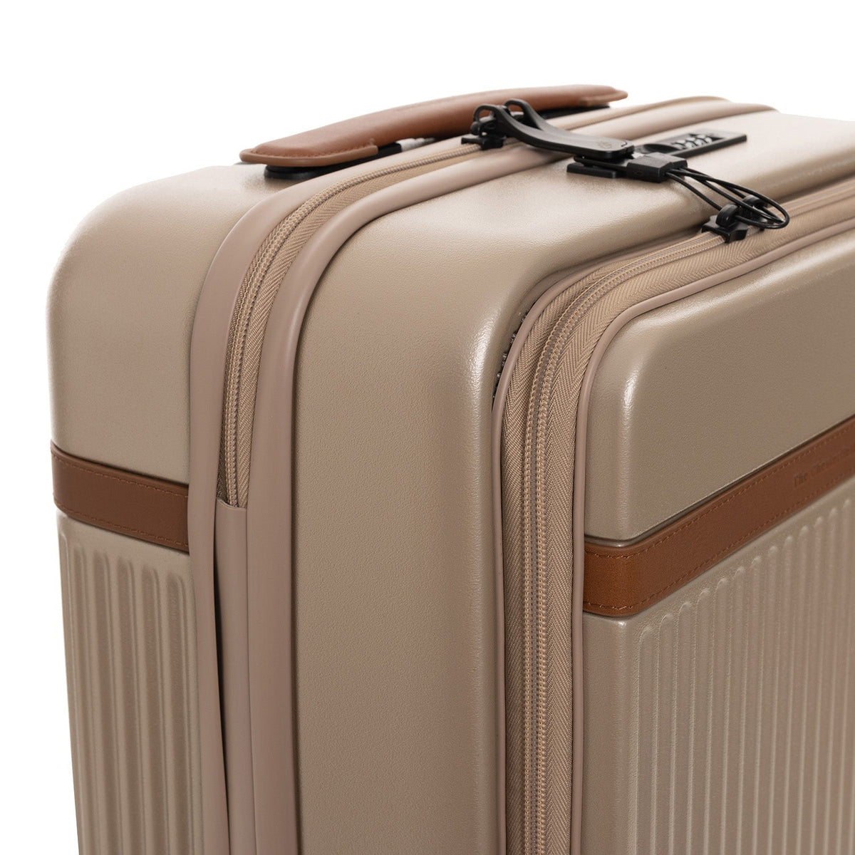 
Tailored Rib Cuffs & Hem Craftsmanship Construction Detail on Hand Luggage Suitcase Front Pocket Zuna 여성용 여성용