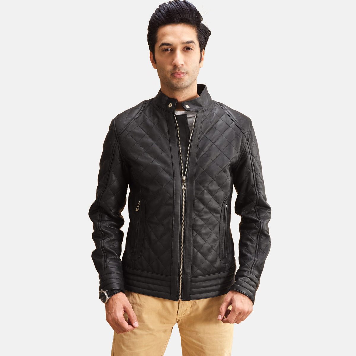Henry Quilted 블랙 가죽 자켓 남성용 in Black Sheepskin Leather - Front Profile View &amp; Tailored Silhouette | Buy Online