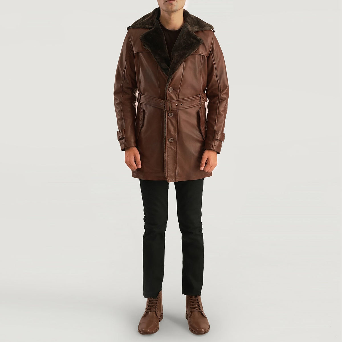 
클로즈업 상세 of Notch & Button Hardware on Hunter Distressed 브라운 Fur 가죽 코트 남성용